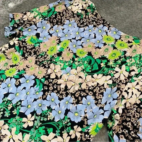 NWT Floral Scoop Neck Top - Picture 7 of 11